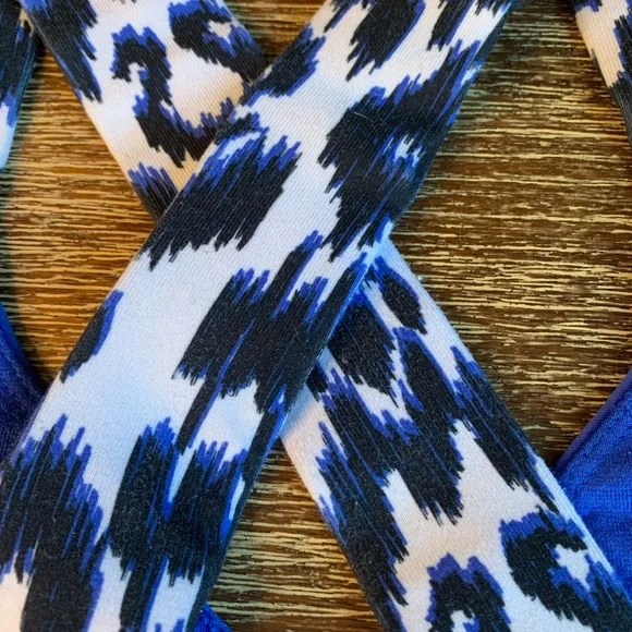 Lululemon cross back workout tank. Size 10. Blue black white. - Picture 7 of 9